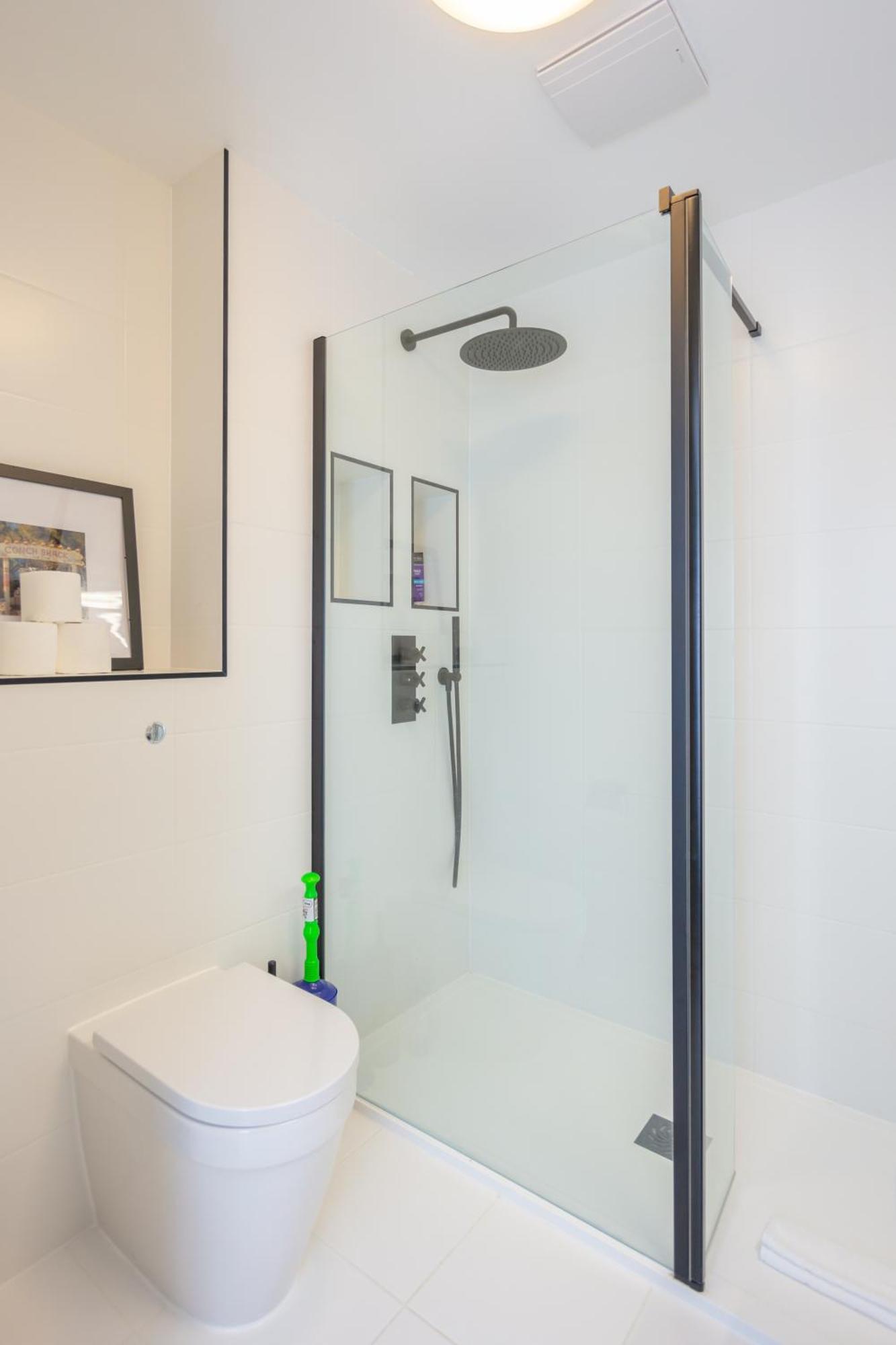 Stylish 1 Bedroom Apartment In Holborn In A Great Location Лондон Екстер'єр фото